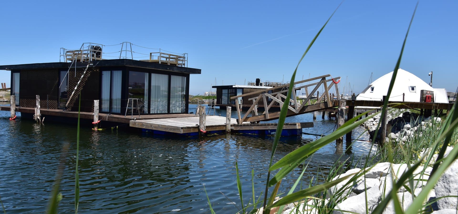 Houseboats Ostraveiro ancorados na Ria de Aveiro