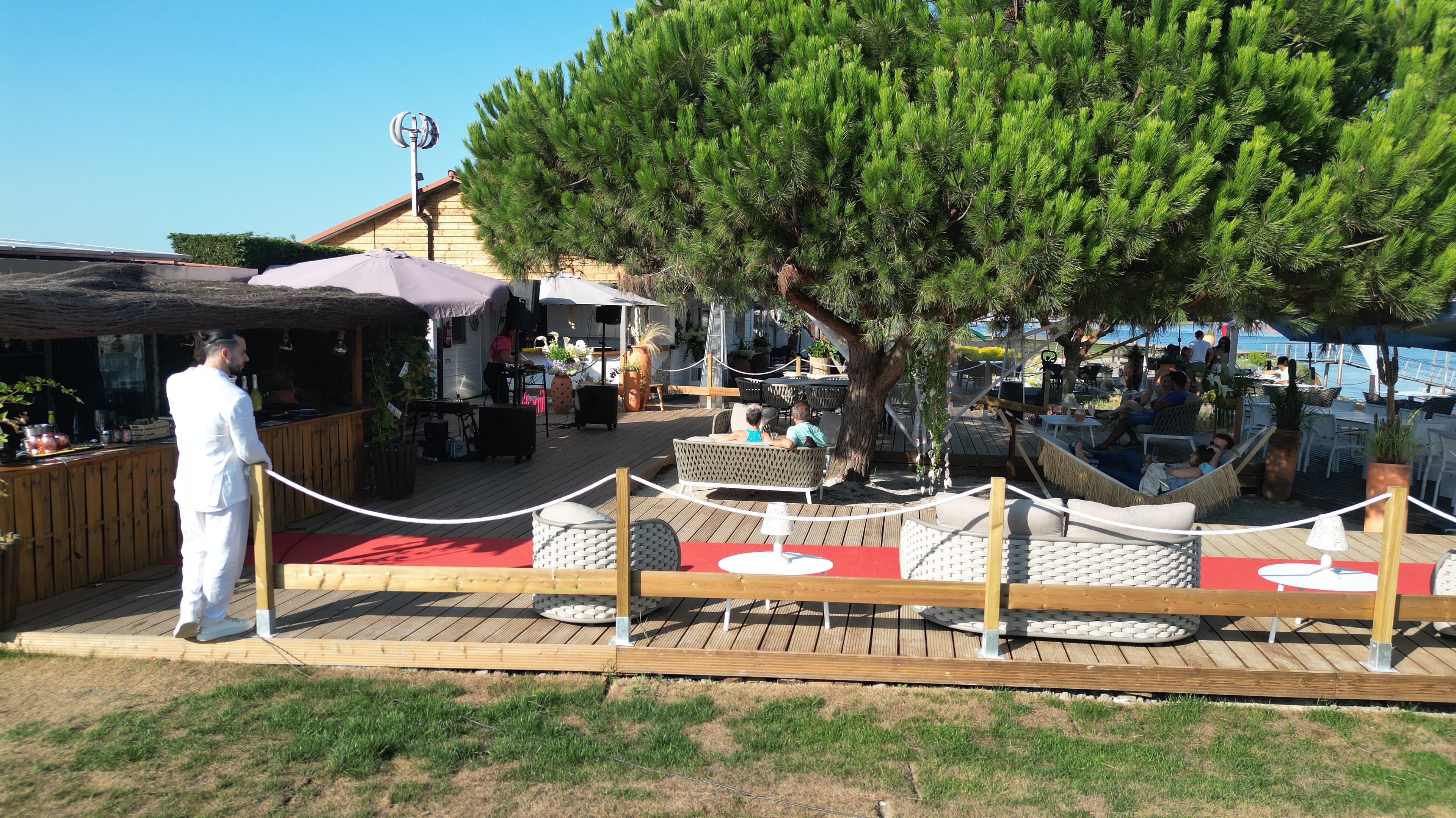Esplanada do restaurante com vista para a Ria de Aveiro